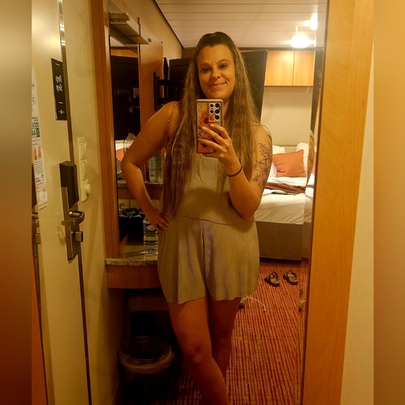 Meet your Posher, Heather - Picture 2 of 15